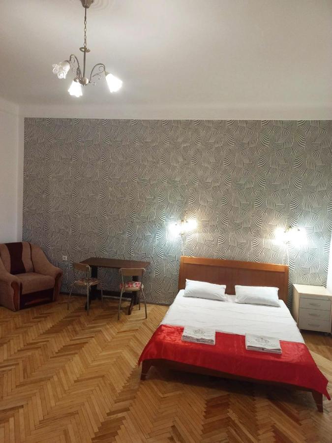 Apartmán Apartament Of Center Lvov Exteriér fotografie